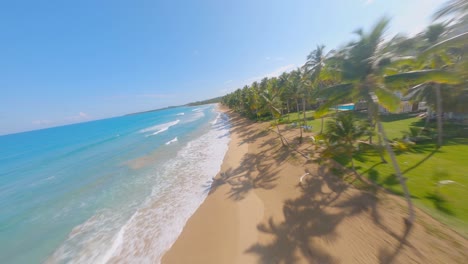 Hermoso-Día-Soleado-En-Playa-Coson,-República-Dominicana---Toma-Aérea