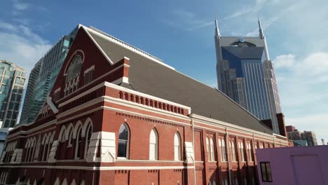 aerial-slow-push-into-the-ryman-auditorium-in-nashville-tennessee