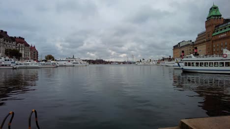 Low-angle-static-view-of-Nybroviken,-separating-Ostermalm-from-the-peninsula-Blasieholmen-in-Stockholm