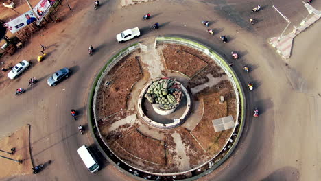 Luftaufnahme-Eines-Wahrzeichens-In-Der-Stadt-Makurdi,-Nigeria,-Die-Den-Bundesstaat-Benue-Als-Lebensmittelkorb-Des-Landes-Zeigt
