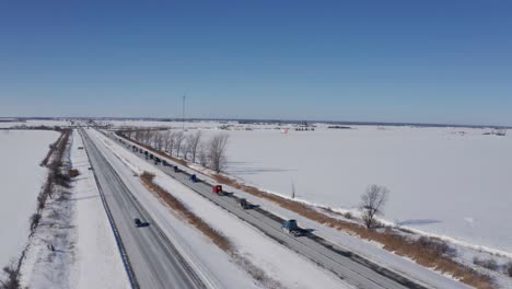 Truckers-on-highway-417-going-to-ottawa-ontario-for-the-freedom-convoy-2022