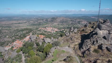 Monsanto-castle-ruins-with-valley-in-background,-Portugal