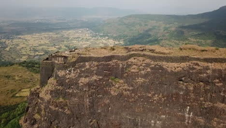 Fortified-cliff-top-in-India,-Vinchu-Kada-has-religious-significance