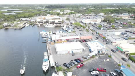downtown-Tarpon-Springs-sponge-docks,-north-of-Tampa,-Florida