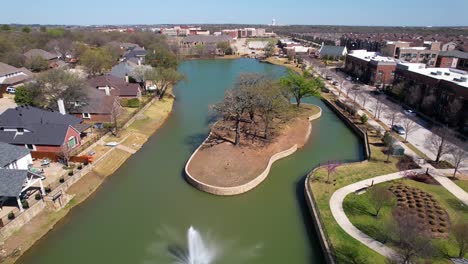 Luftaufnahmen-Des-Riverwalk-In-Flowermound,-Texas