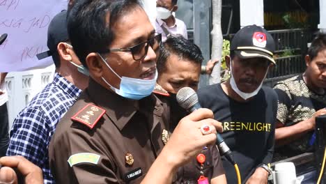 demonstration-against-the-appointment-of-village-officials-who-are-considered-full-of-fraud-in-front-of-the-Blora-Central-Java-Indonesia-state-prosecutor's-office,-4-January-2022