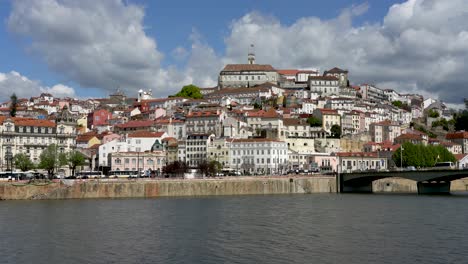 Ciudad-De-Coimbra-En-Portugal