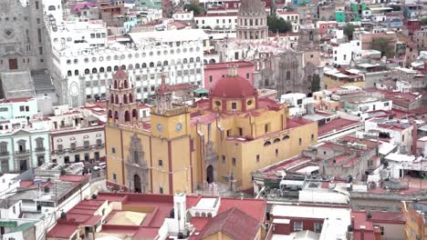 Wunderschöne-Innenstadt-Und-Kirche-Von-Guanajuato