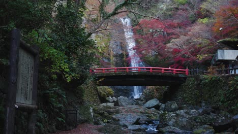 Beautiful-Minoo-Waterfall-in-Spring-Season-in-Minoo-Park,-Osaka,-Japan
