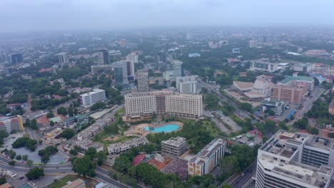 Zentrale-Luftaufnahme-Von-Accra-Mit-Landschaft