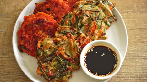Panqueque-Pajeon-O-Coreano-Y-Panqueque-Kimchi-Coreano-O-Kimchijeon---Estilo-De-Comida-Tradicional-Coreana