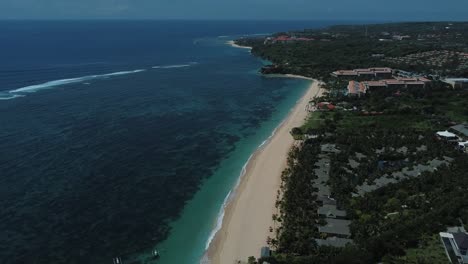 Bellas-Imágenes-De-Drones-En-La-Playa-De-Nusa-Dua-En-Bali
