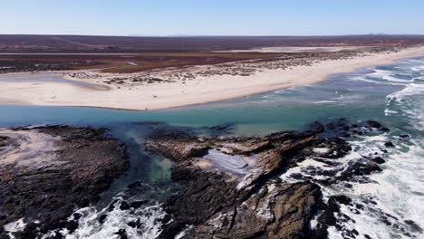 Playa-Remota-Y-Costa-Oeste-Irregular-En-El-Estuario-Del-Río-Olifants