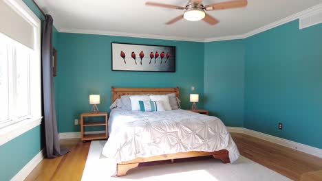 Hauptschlafzimmer-Mit-Schönen-Farben