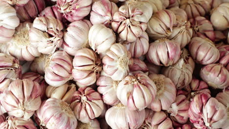 Organic-Grown-Garlic-Display-On-Vegetable-Boxes-In-Market