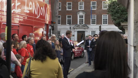 Lawrence-Fox-Launching-His-London-Mayoral-Campaign-In-Smith-Square-Beside-Red-Bus