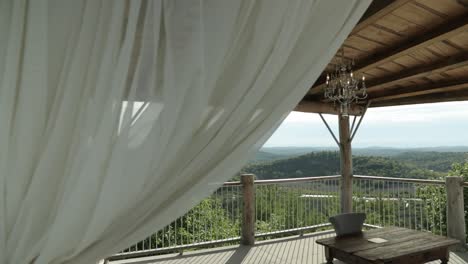 Gorgeous-outdoor-wedding-altar-with-a-spectacular-view-of-the-Gatineau-Hills-at-the-Le-Belvédère-events-center-in-Wakefield,-Quebec