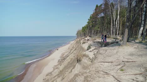 People-Enjoying-View-into-the-Baltic-Sea-on-The-Dutchman's-Cap-Cliff