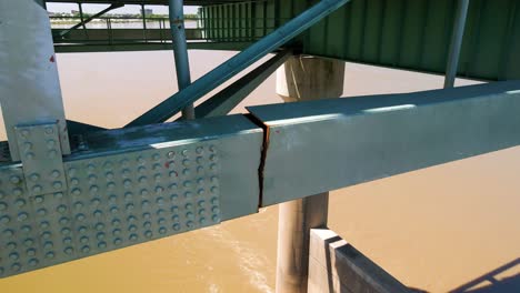 UP-CLOSE:-Crack-Discovered-in-Hernando-de-Soto-Bridge