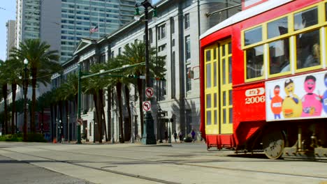RTA-Streetcar-Canal-Street-New-Orleans-US-Customs-House