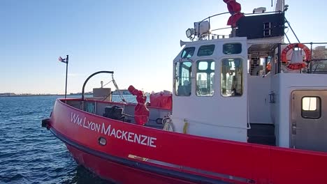 William-Lyon-Mackenzie-Feuerlöschboot-Im-Hafen-Von-Toronto-Angedockt,-Statisch