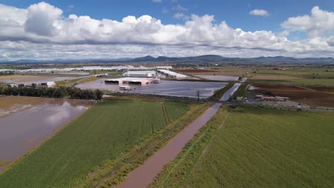 Fluss-überschwemmt-Durch-Überschwemmungen-In-Salamanca-Guanajuato