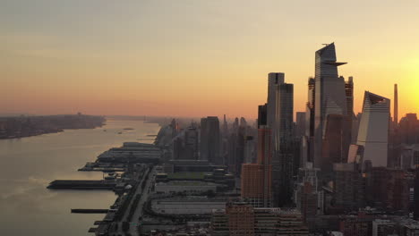 A-high-angle-view-of-Manhattan's-westside-at-sunrise-on-a-hazy-morning