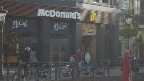 McDonald's-fastfood-restaurant-in-old-city-center-of-Utrecht,-the-Netherlands