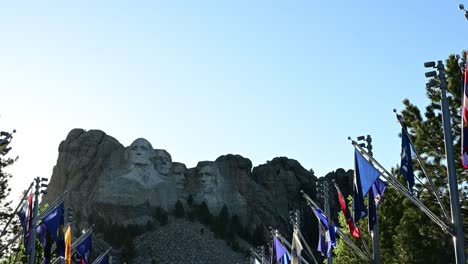 Mount-Rushmore-National-Memorial,-South-Dakota,-USA