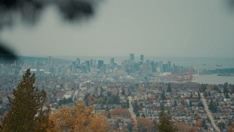 Vancouver-city-in-the-background,-Fall-season,-from-Burnaby-Mountain,-British-Columbia,-Canada-in-4K
