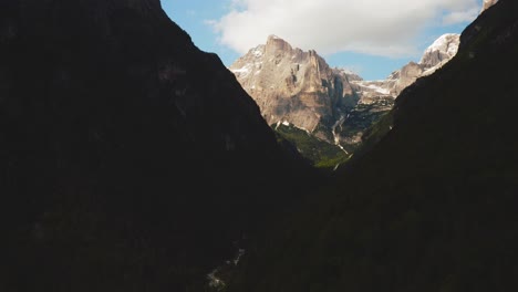 Increíble-Vista-Del-Monte-Civetta-De-La-Cordillera-Dolomita