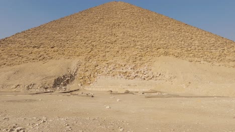 Mesmerizing-view-of-red-or-north-Pyramid-at-Dahshur-necropolis-in-Cairo,-Egypt-on-bright-sunny-day