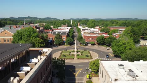 Franklin,-Tennessee-downtown-with-drone-video-moving-down