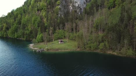 Cabin-by-the-Konigsee-lake-in-Germany