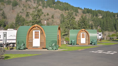 Cozy-and-clean-cabins-at-Brookings-Oregon-camping-park