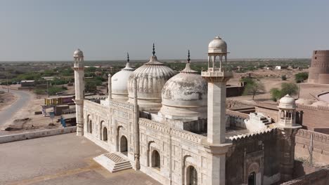 Toma-Aérea-De-Abbasi-Jamia-Shahi-Masjid-Qila-Derawar-Y-Patio