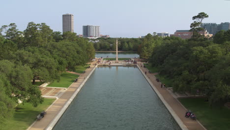 Luftaufnahme-Des-Reflektierenden-Teichs-Im-Houston-Hermann-Park