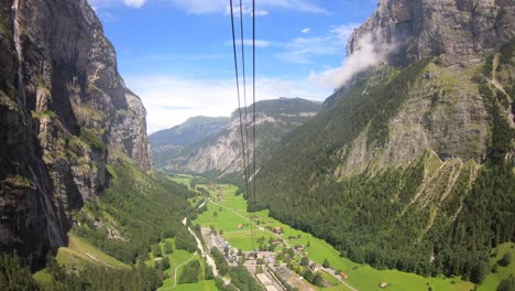 Gondola-ride-in-the-swiss-alps,-Grisons