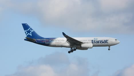 Un-Air-Transat-Airbus-A-330-Llegando-Para-Aterrizar-En-El-Aeropuerto-Pearson-De-Toronto