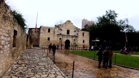 In-1835-there-were-13-days-of-siege-and-batter-at-The-Alamo-in-San-Antonio-Texas,-a-brutal-battle-in-the-fight-for-Texas-Independence