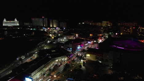 Cancun-Hotel-Zone-Drohnenaufnahmen-Bei-Nacht