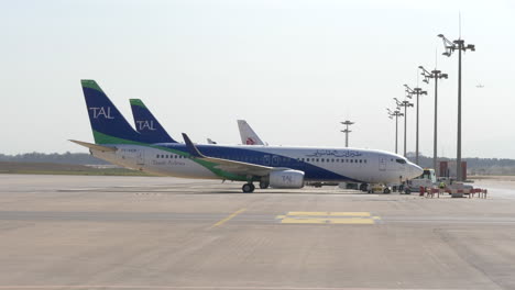 Tassili-Airlines-Tal-Boeing-B737-Estacionado-En-El-Aeropuerto-De-Argelia-En-Argel