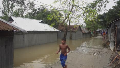 Der-Norden-Bangladeschs-Hat-Die-Dorfhäuser-überschwemmt