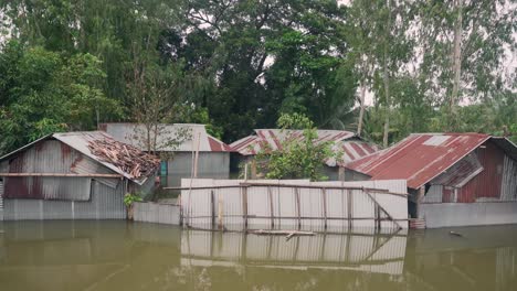 Überflutetes-Haus-Im-Norden-Bangladeschs