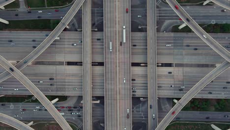 Vogelperspektive-Von-Autos-Auf-Der-Autobahn-I-10-In-Houston,-Texas