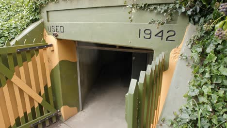 Entrada-A-Un-Antiguo-Búnker-De-Guerra-De-1942-En-Ebey&#39;s-Landing