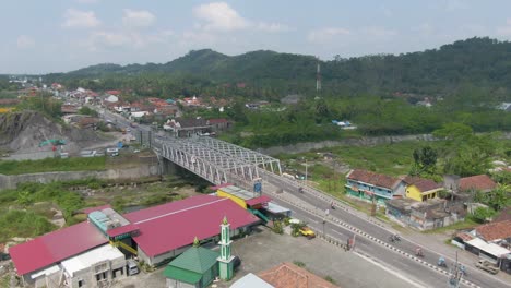 Puente-Kali-Putih-En-Muntilan-Que-Conecta-Java-Central-Y-La-Provincia-De-Yogyakarta
