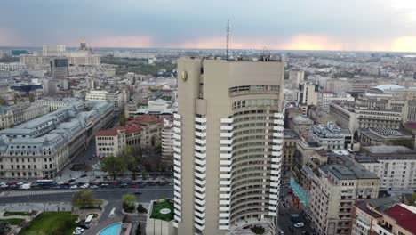 Aerial-view-of-skyscraper-hotel-and-city-centre-of-Bucharest,-Romania