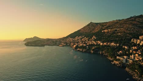 Hermosa-Puesta-De-Sol-Sobre-La-Ciudad-De-Dubrovnik-En-Croacia