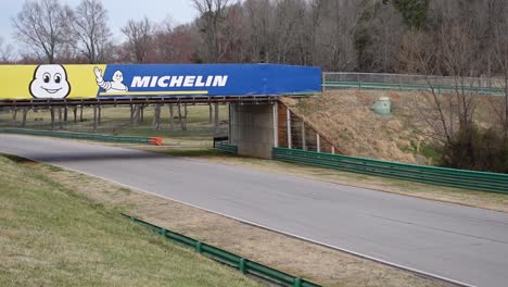 Sportwagenrennen-Auf-Der-Rennstrecke-Des-Virginia-International-Raceway-Während-Des-SCCA-Zeitfahrens-2021